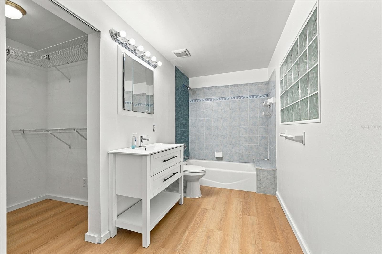 Single Family Residence at 212 S BRADFORD AVE, TAMPA, photo 20 of 39