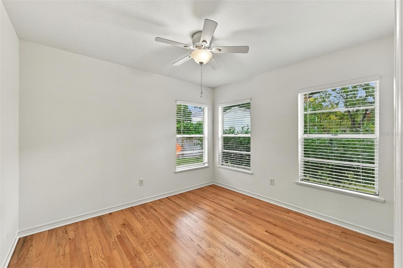 Single Family Residence at 212 S BRADFORD AVE, TAMPA, photo 27 of 39