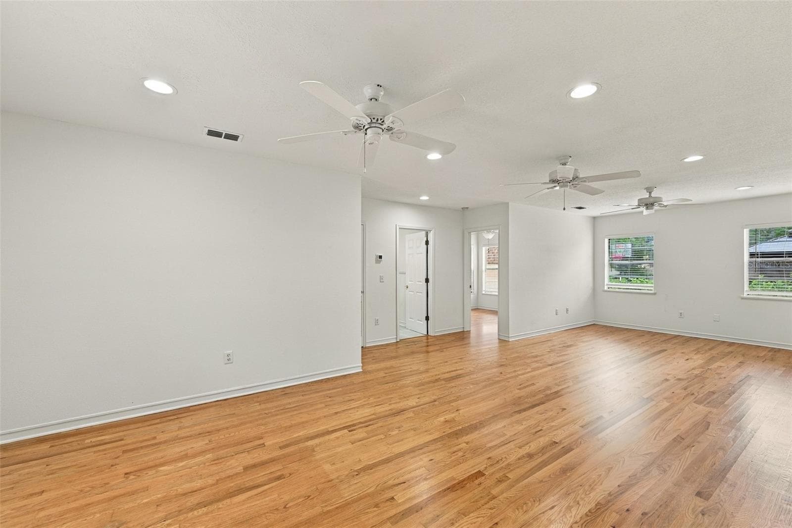 Single Family Residence at 212 S BRADFORD AVE, TAMPA, photo 31 of 39