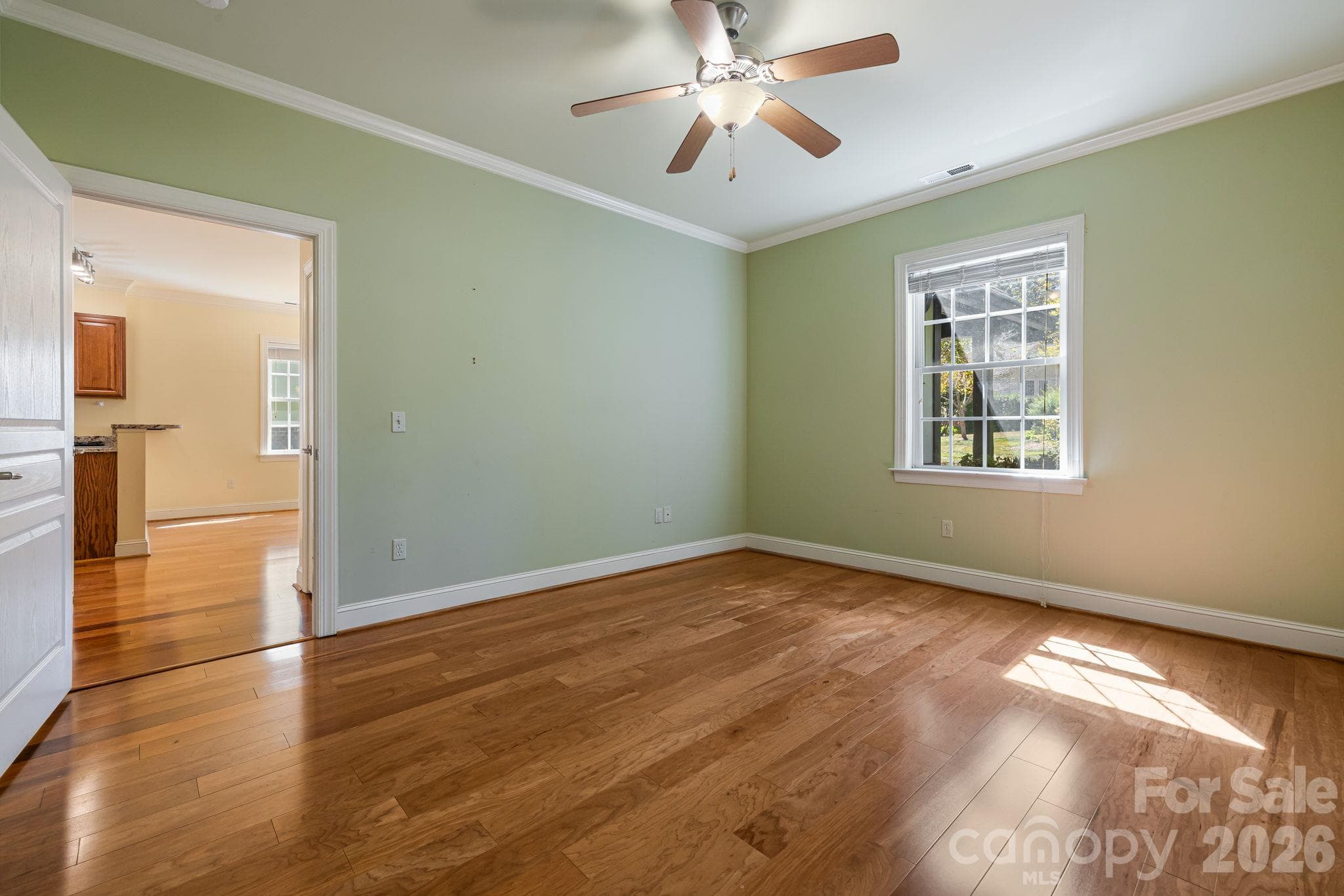 Condominium at 28 Trafalgar Circle, Asheville, photo 5 of 48