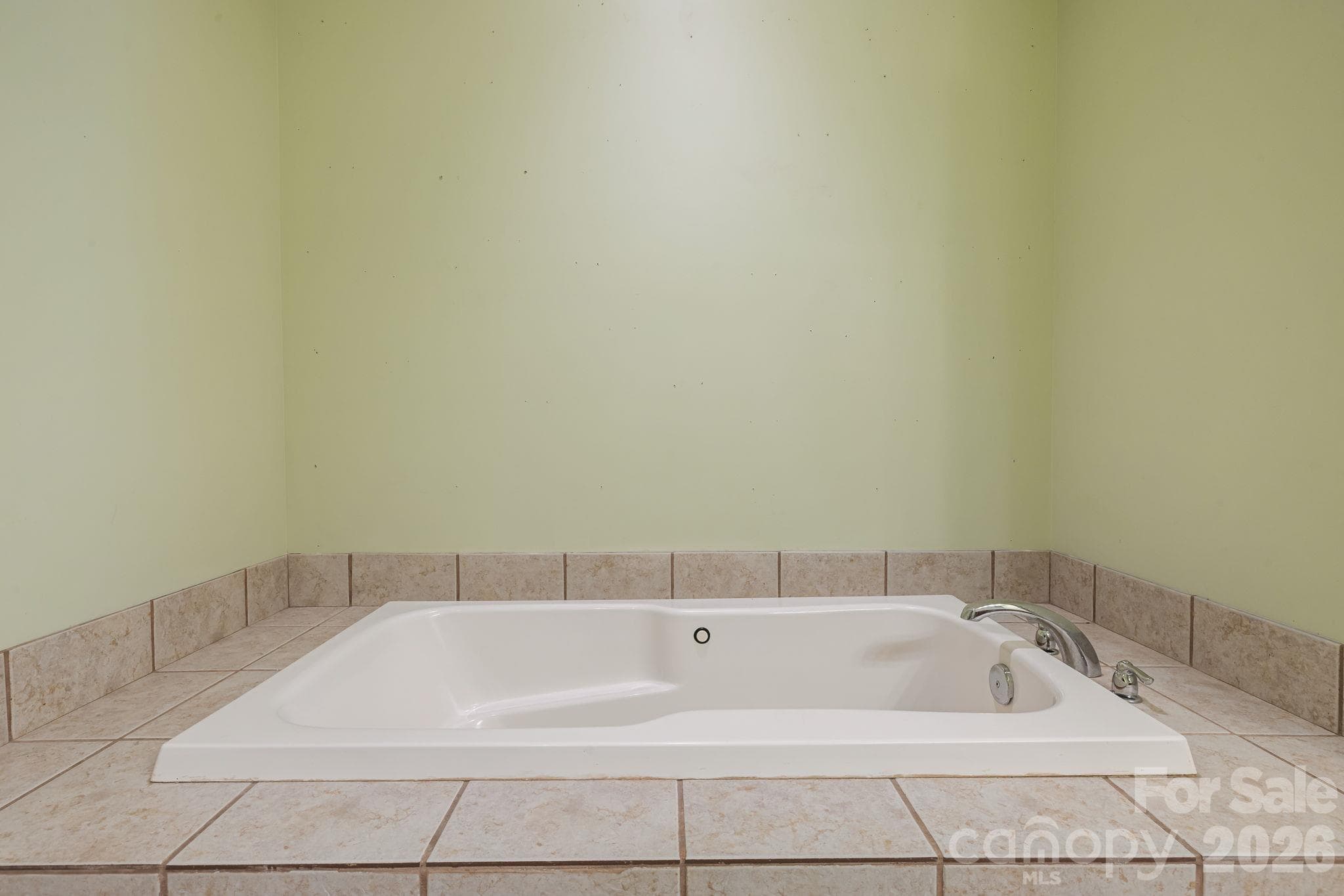Condominium at 28 Trafalgar Circle, Asheville, photo 25 of 48