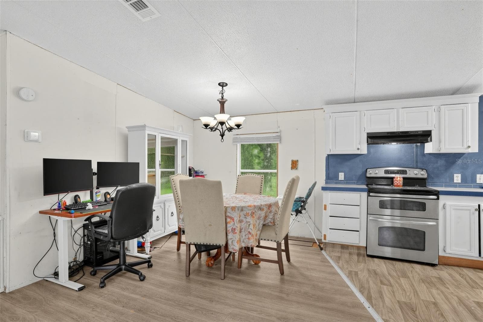 Manufactured Home at 4705 ROBERTA ST, HASTINGS, photo 8 of 30