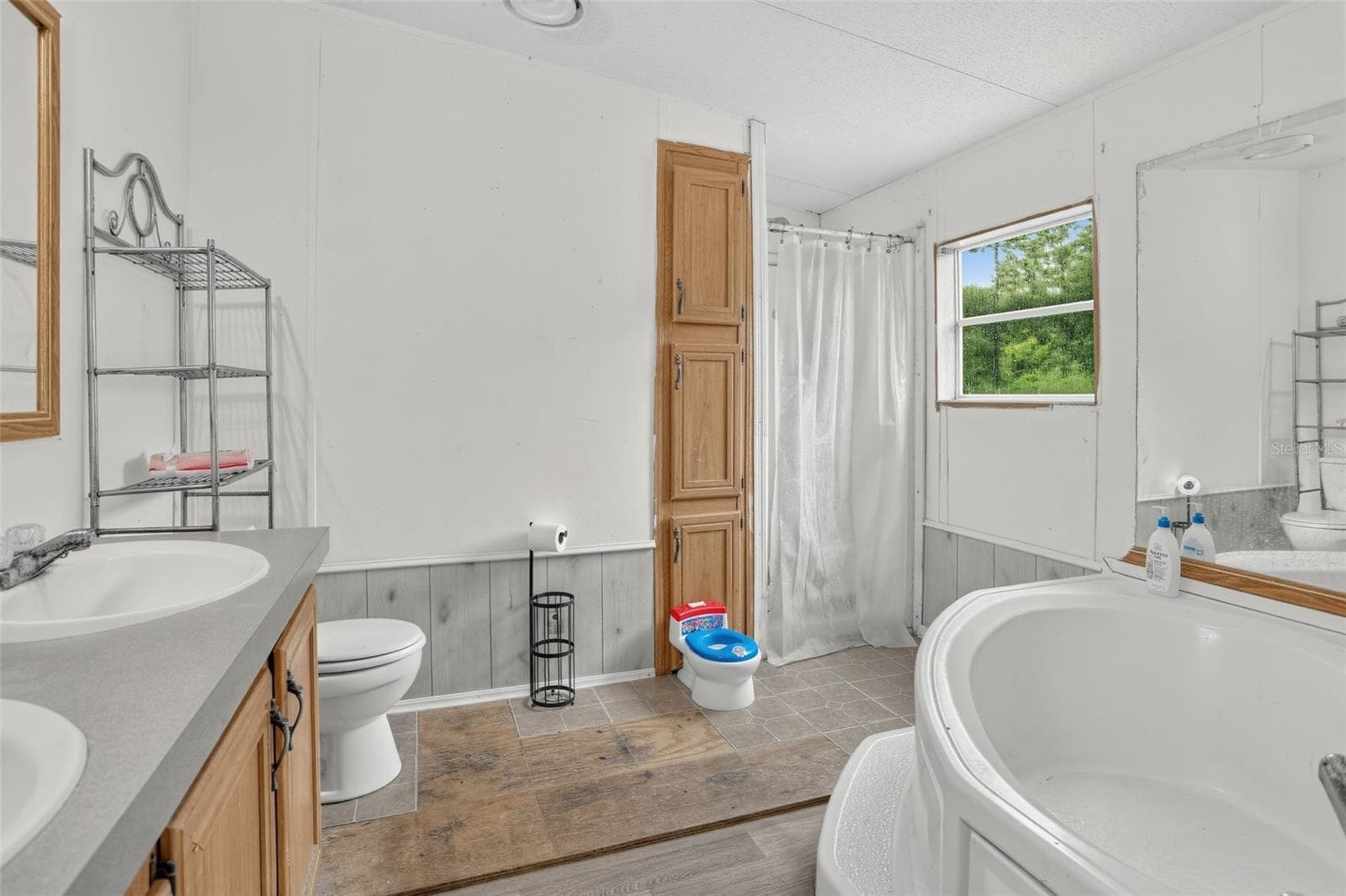 Manufactured Home at 4705 ROBERTA ST, HASTINGS, photo 17 of 30