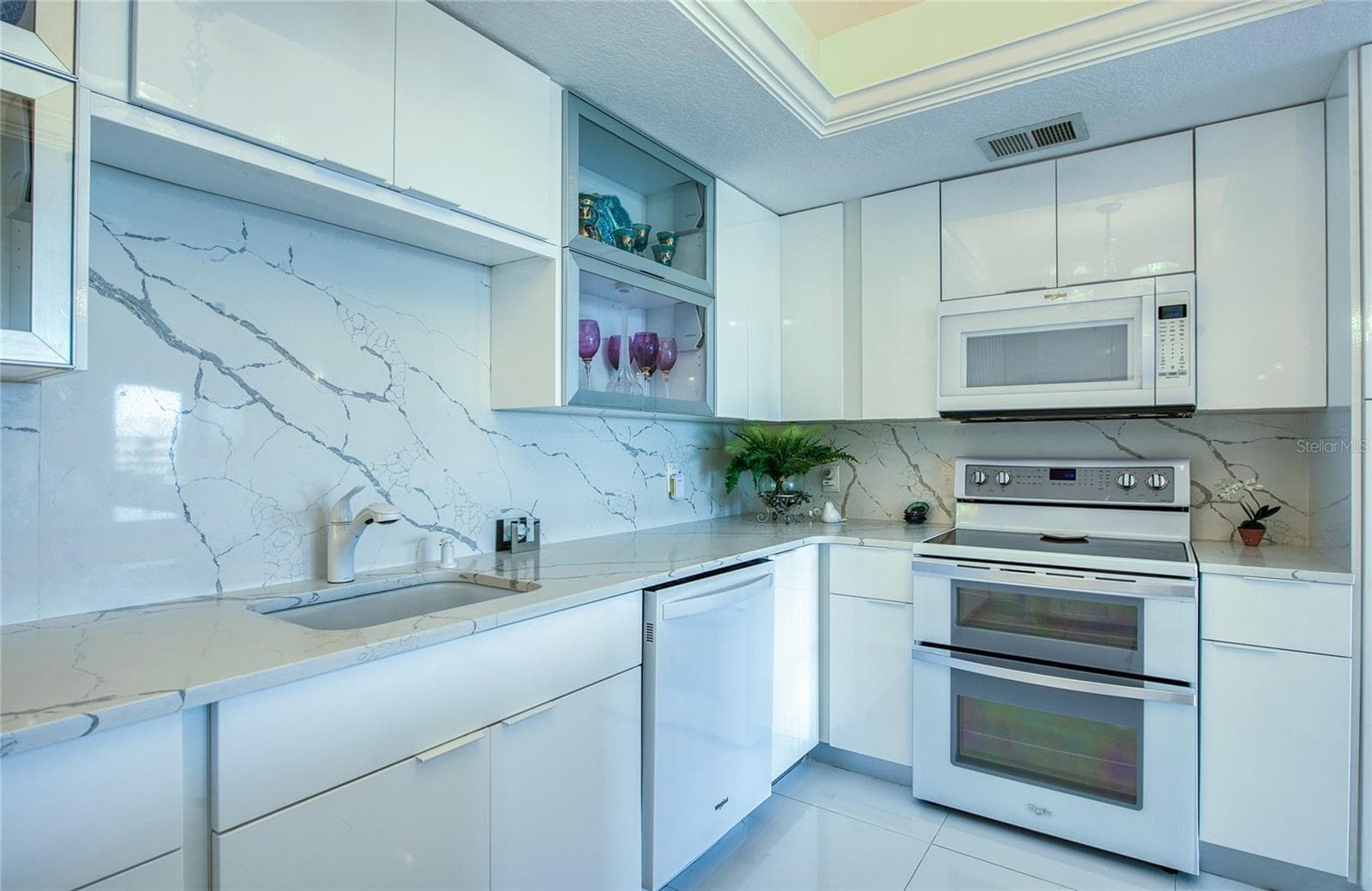 Condominium at 8 BELLEVIEW BLVD #702, BELLEAIR, photo 12 of 75