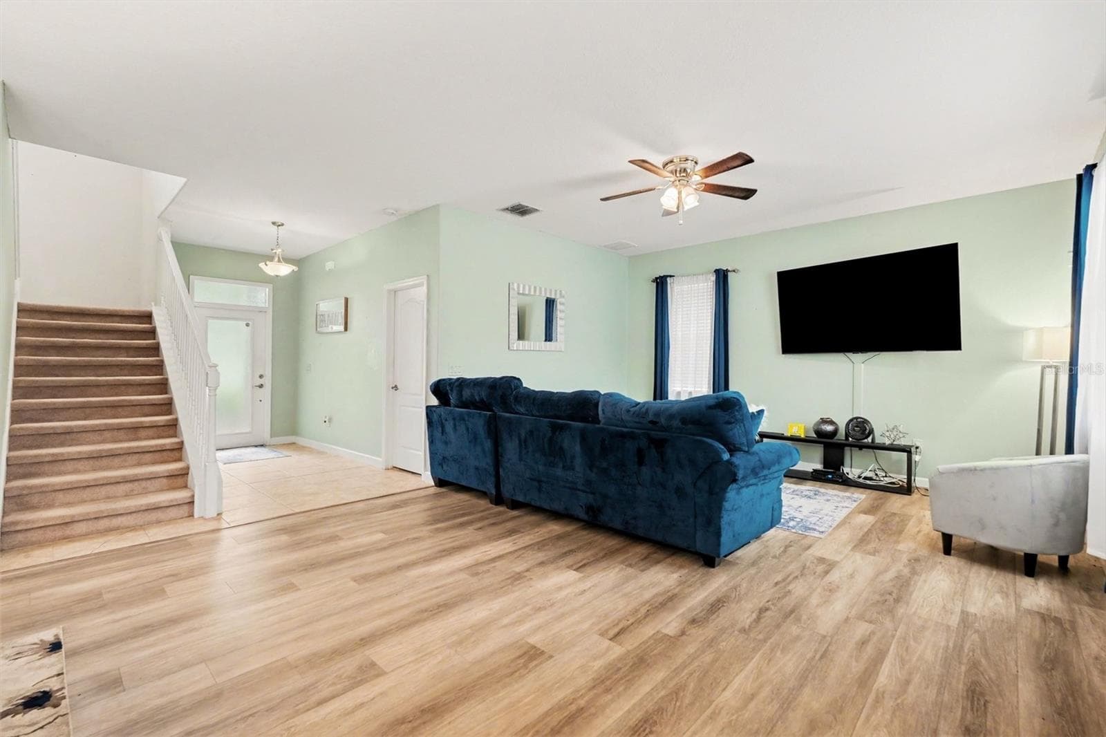 Single Family Residence at 20443 AUTUMN FERN AVE, TAMPA, photo 7 of 30