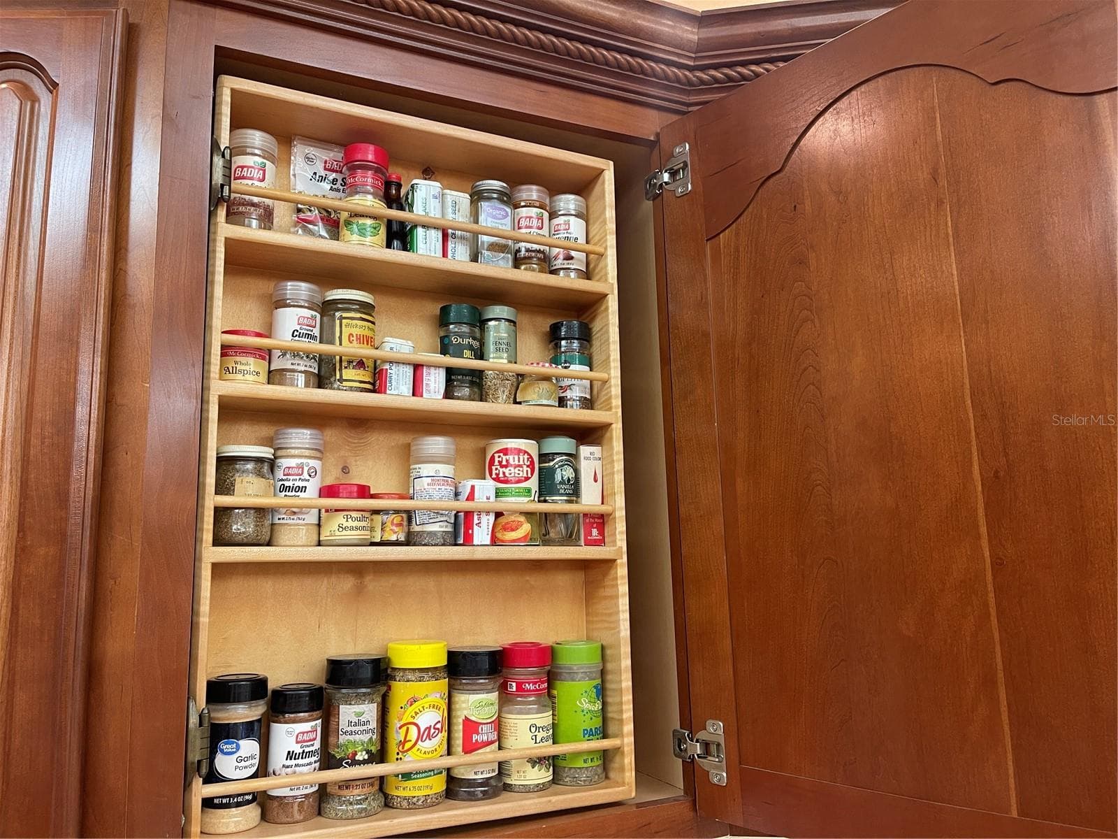 Hinged spice rack - 5422 CYRIL DR, DADE CITY