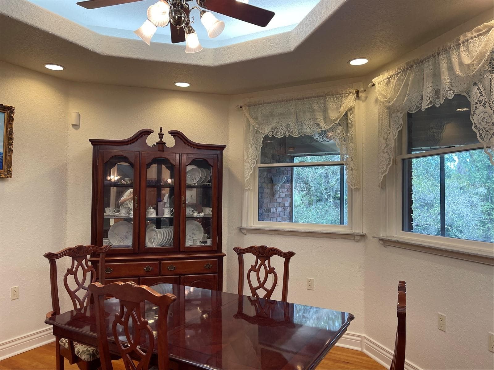 Breakfast nook - 5422 CYRIL DR, DADE CITY