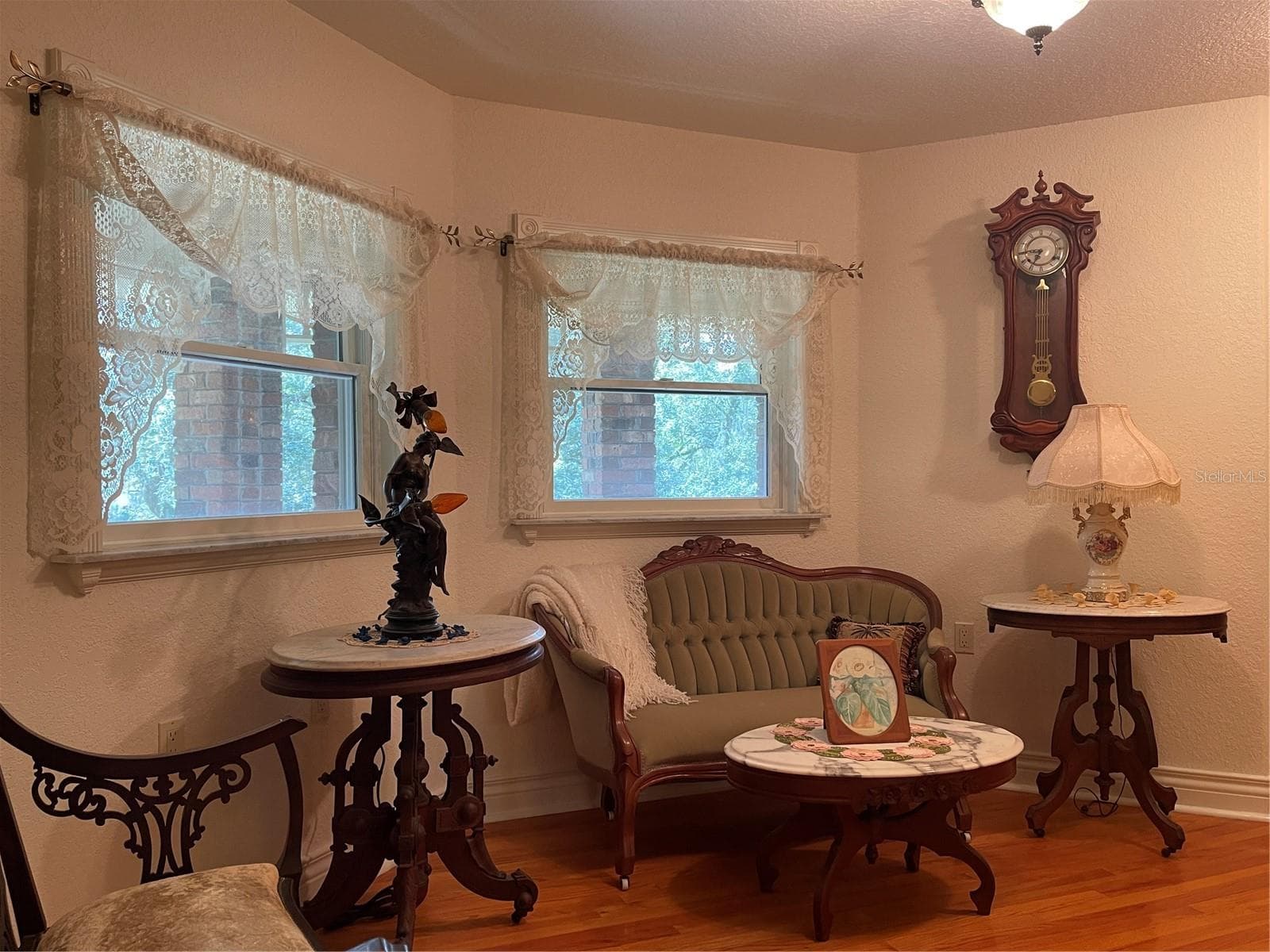 Sitting area - 5422 CYRIL DR, DADE CITY