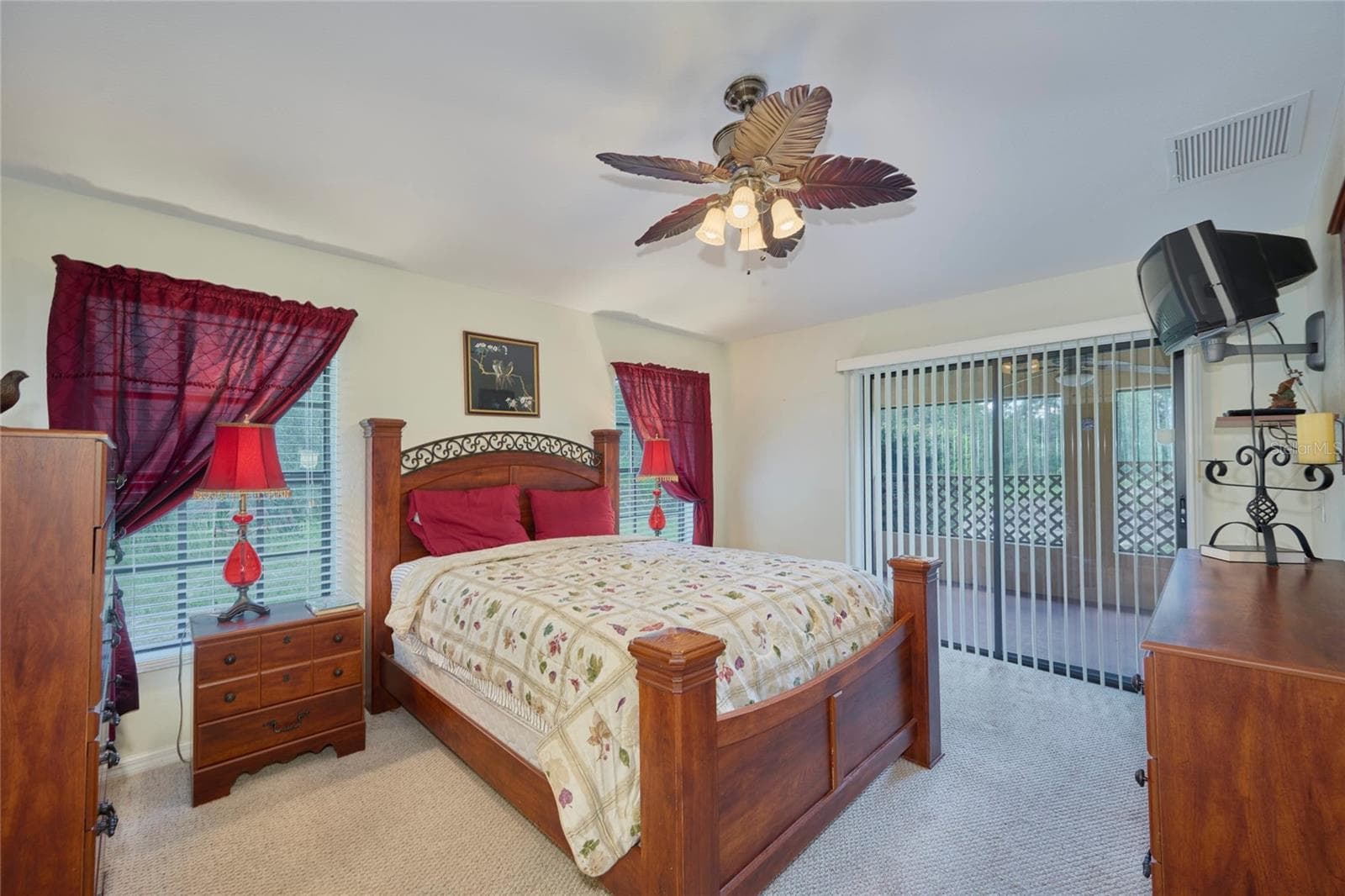 Single Family Residence at 3971 PARK AVE, INDIAN LAKE ESTATES, photo 21 of 43