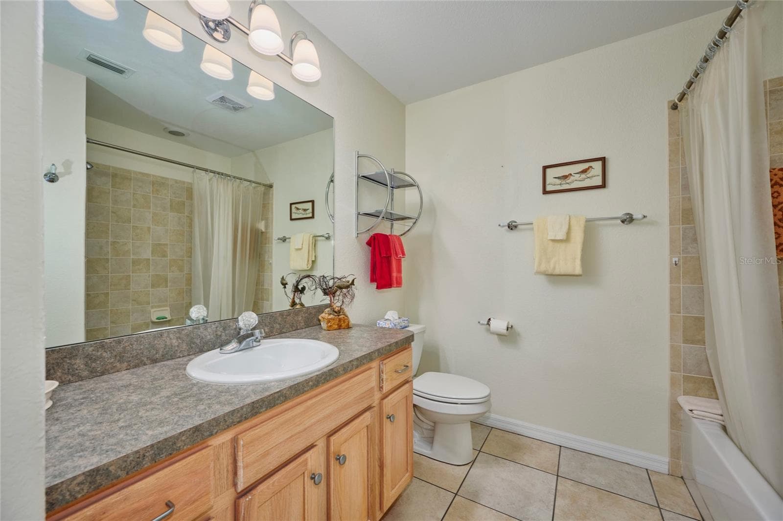 Single Family Residence at 3971 PARK AVE, INDIAN LAKE ESTATES, photo 32 of 43