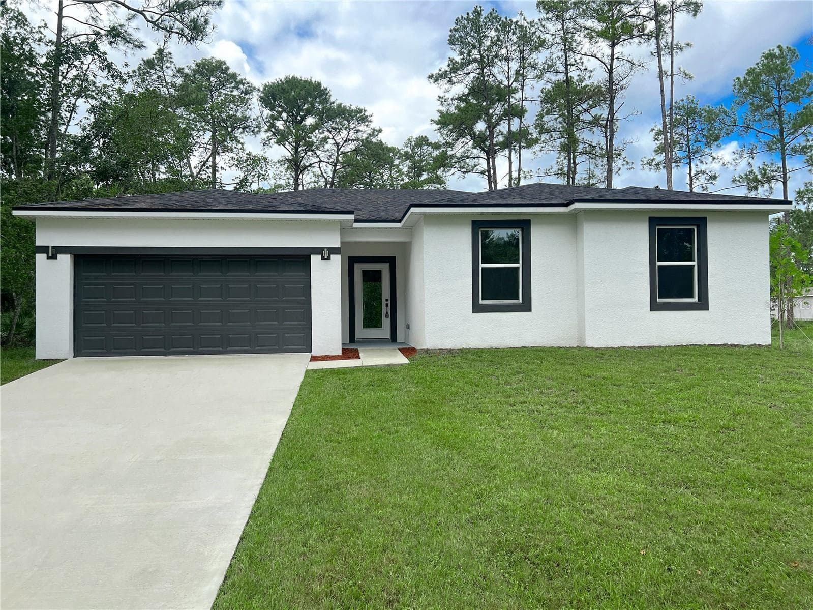 1045 9TH AVE