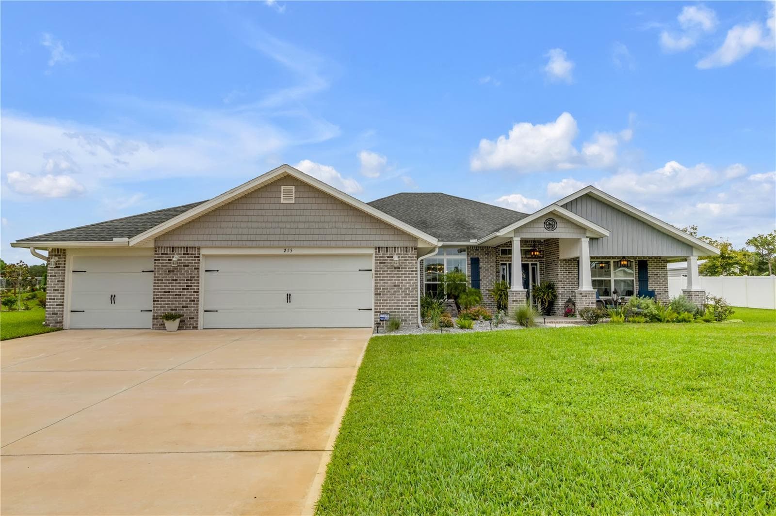 215 LAGOON MIST CT
