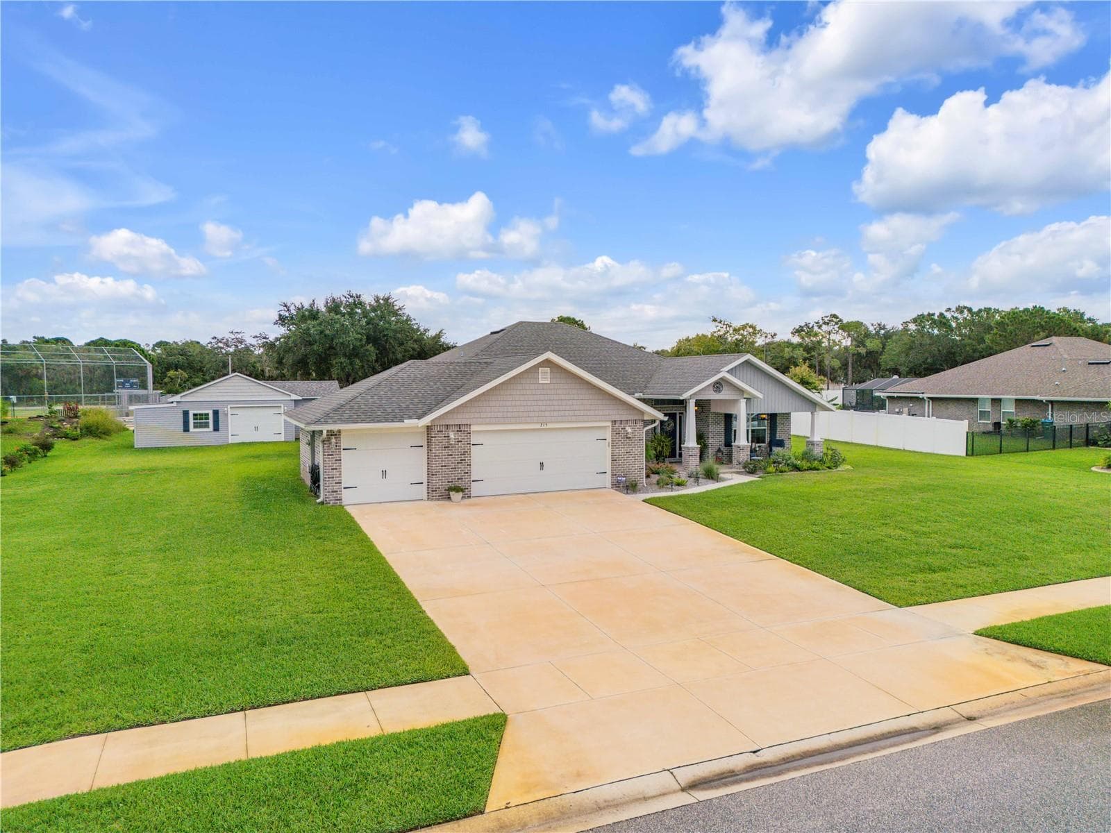 Single Family Residence at 215 LAGOON MIST CT, OAK HILL, photo 2 of 40