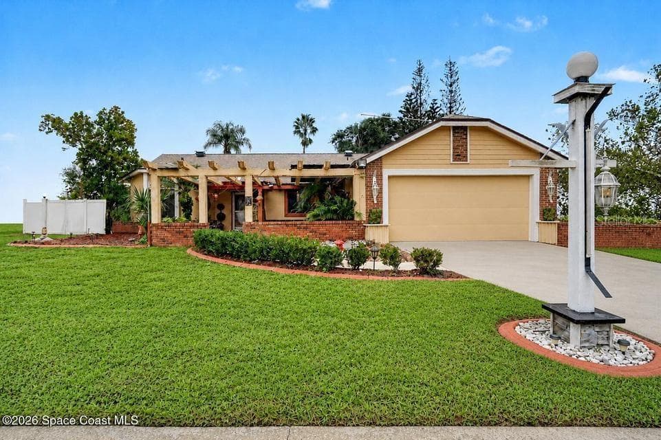 Single Family Residence at 2931 JEANETTE CV, OVIEDO, photo 2 of 30