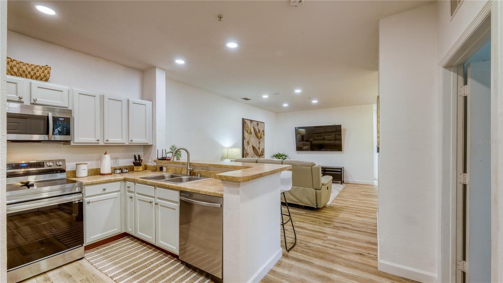 Condominium at 3174 FELTRIM PL #103, KISSIMMEE, photo 6 of 51