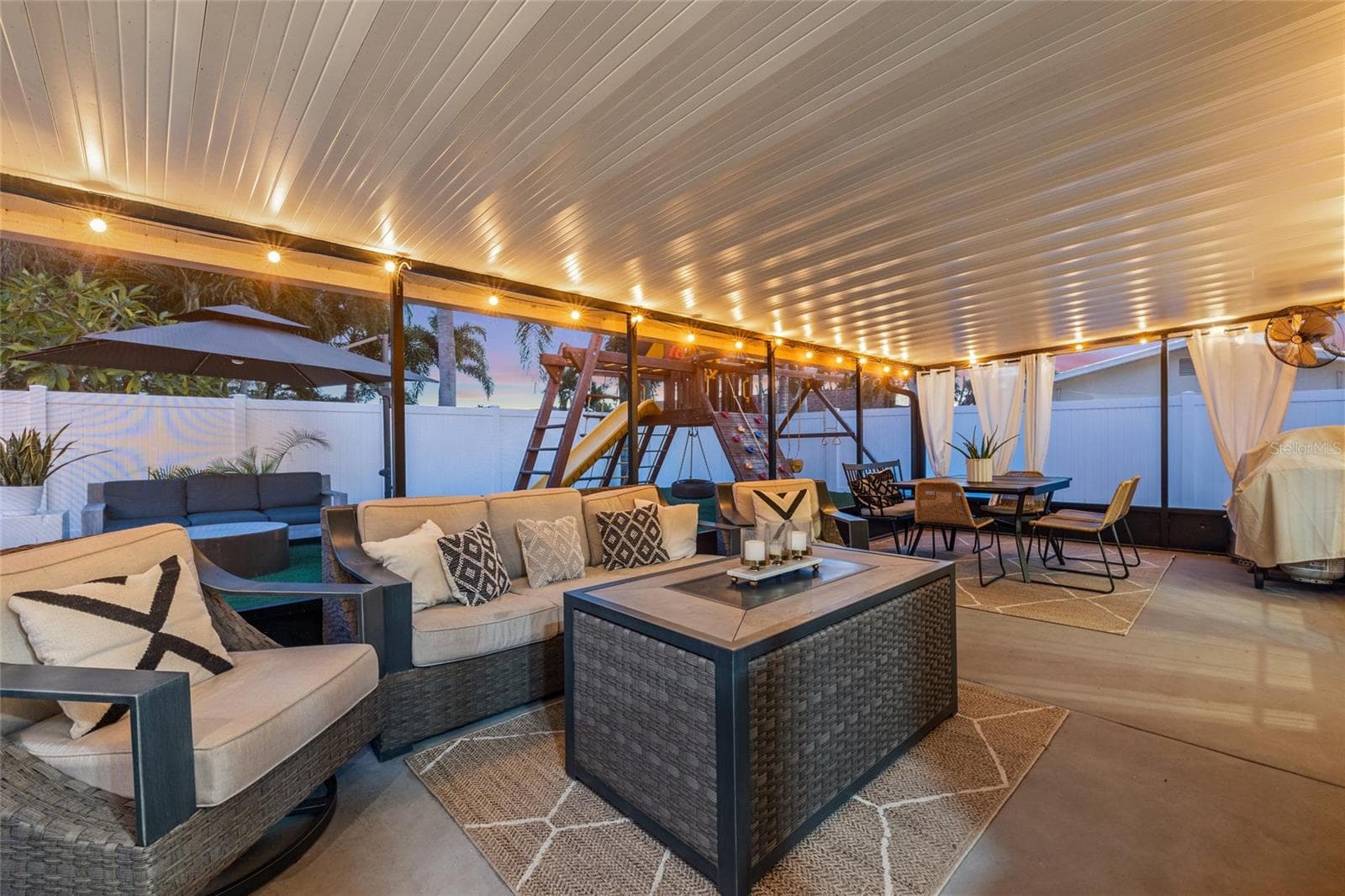 Screened-in Back Patio - 9270 119TH AVE, LARGO