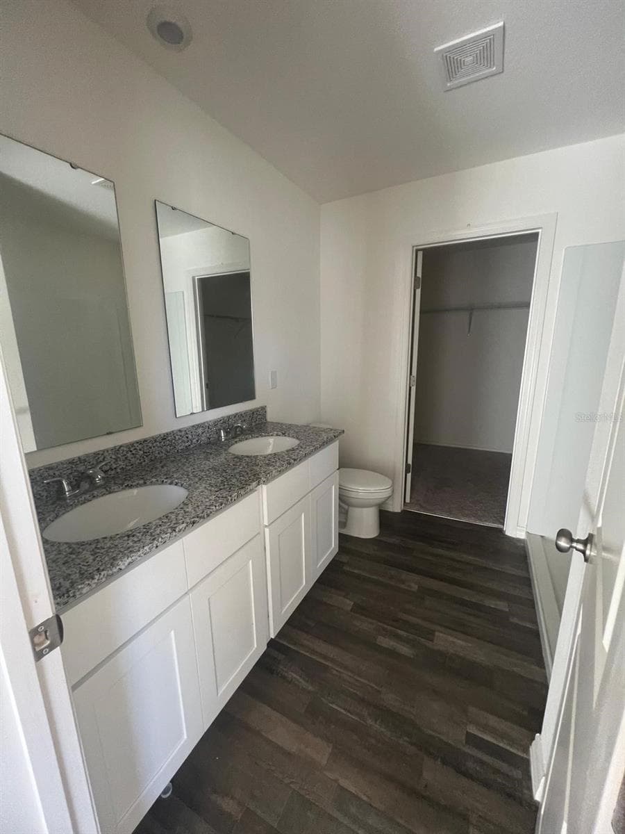 Single Family Residence at 1934 GOLDEN BEAK DR, EAGLE LAKE, photo 10 of 18