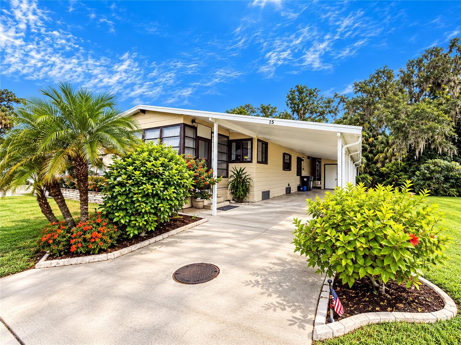 15 MEADOWLARK CIR