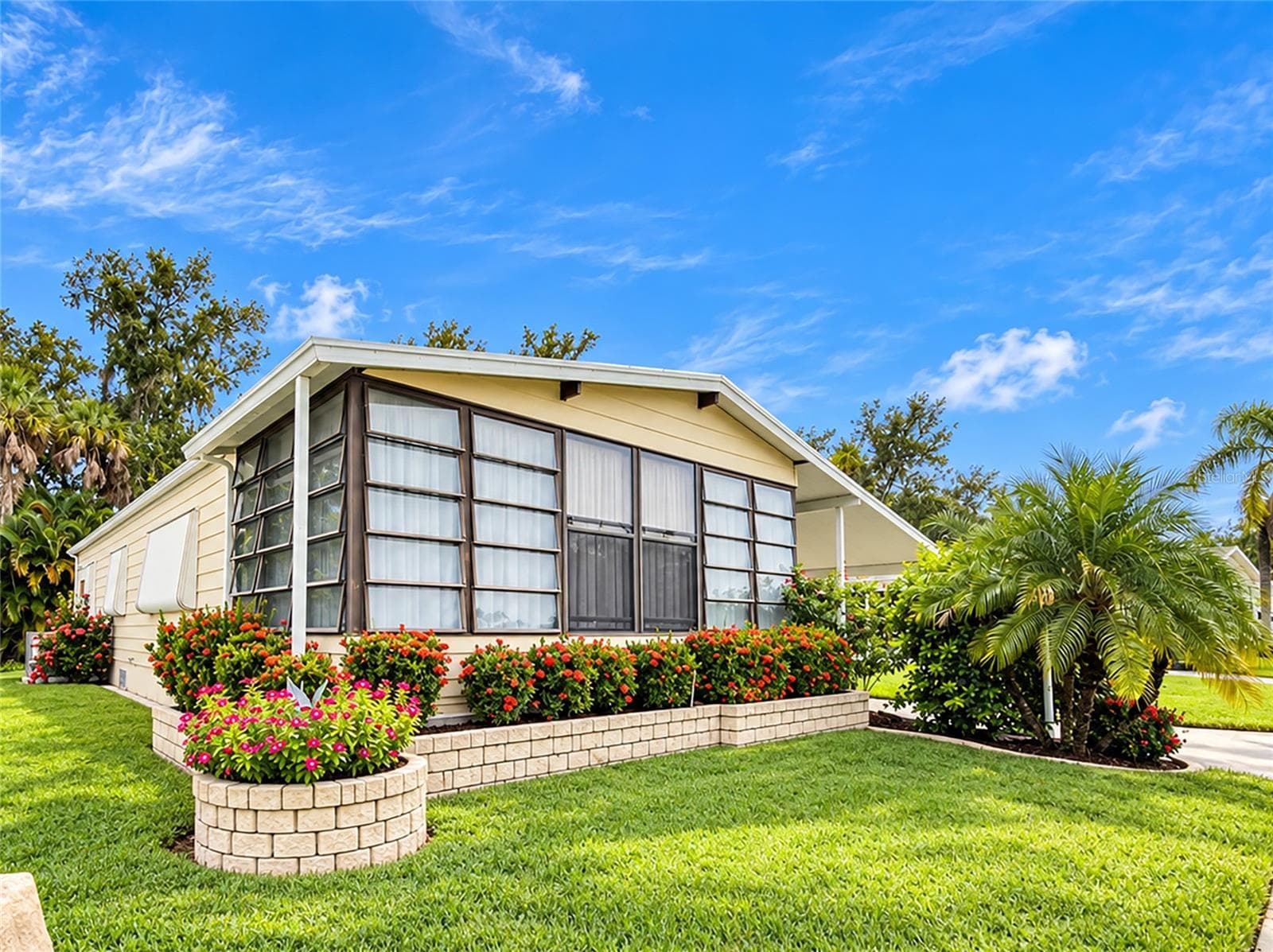 Manufactured Home at 15 MEADOWLARK CIR, ELLENTON, photo 4 of 63