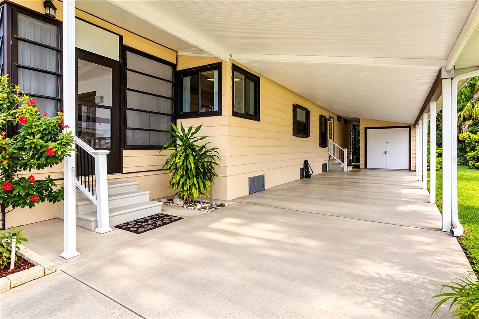 Manufactured Home at 15 MEADOWLARK CIR, ELLENTON, photo 6 of 63