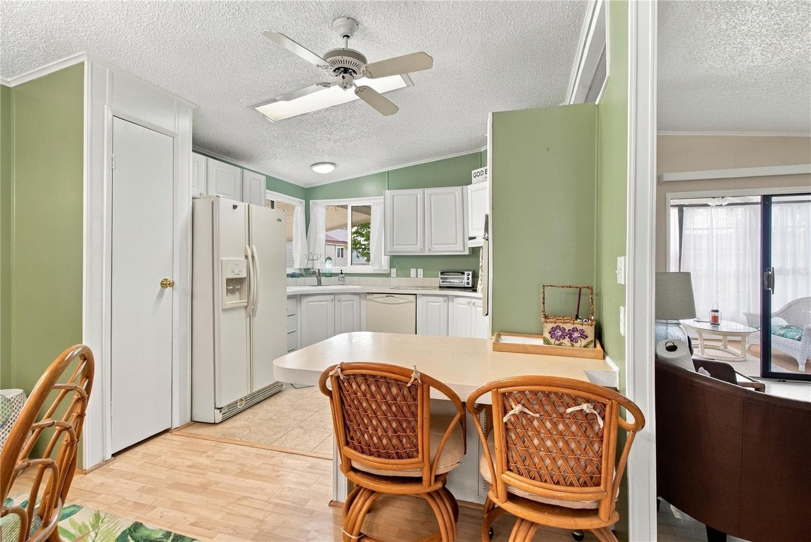 Manufactured Home at 15 MEADOWLARK CIR, ELLENTON, photo 28 of 63
