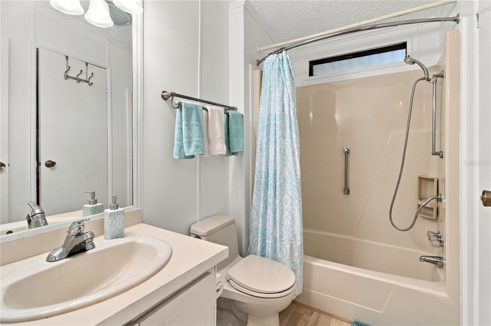 Manufactured Home at 15 MEADOWLARK CIR, ELLENTON, photo 38 of 63