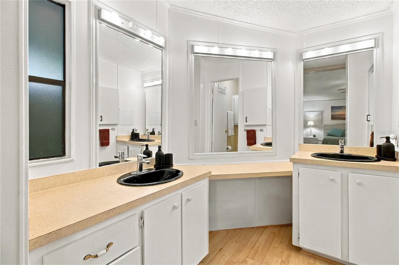 Manufactured Home at 15 MEADOWLARK CIR, ELLENTON, photo 45 of 63