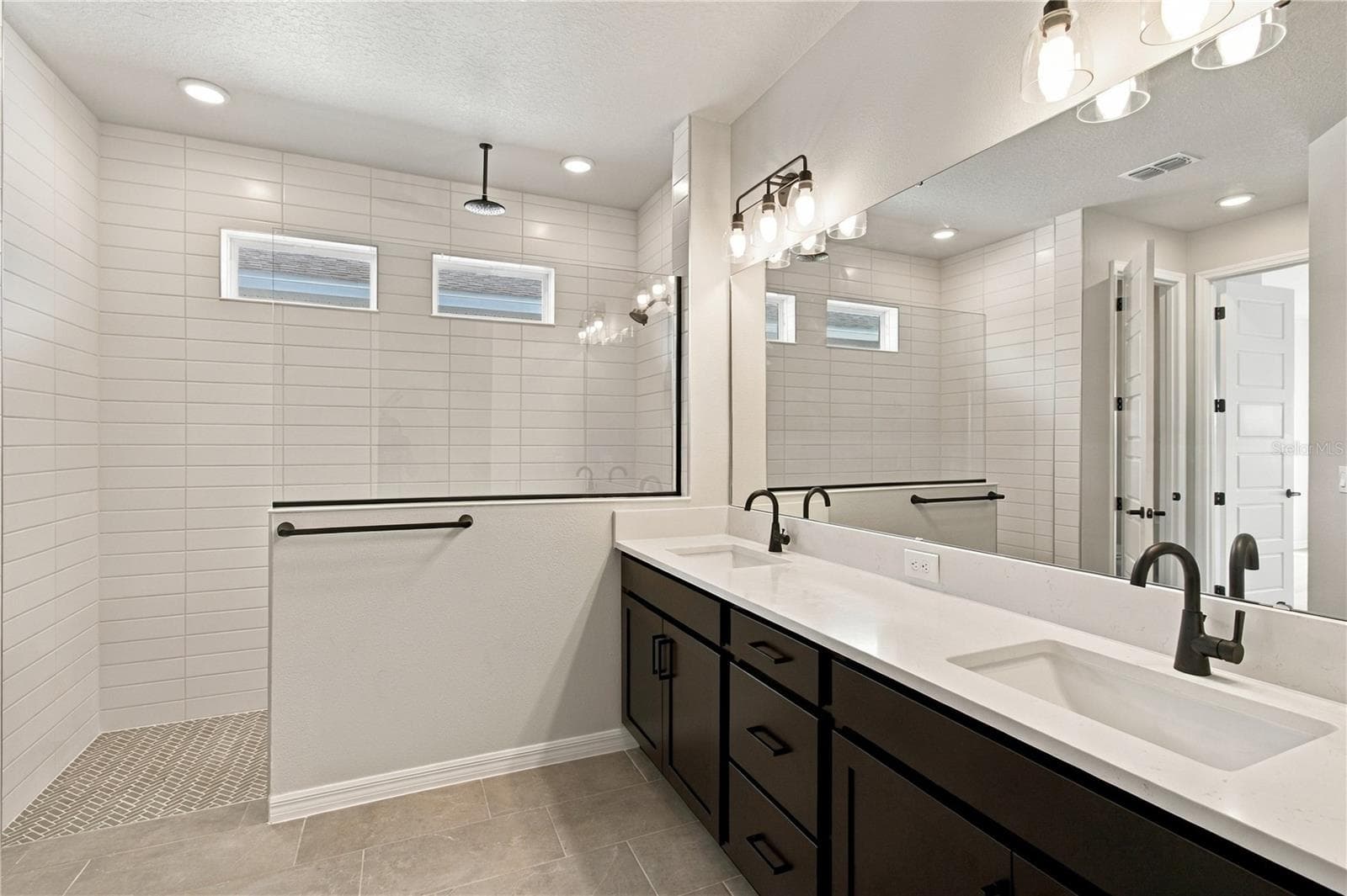 Owner's Bath - 5039 ORINOCO LN, ST CLOUD