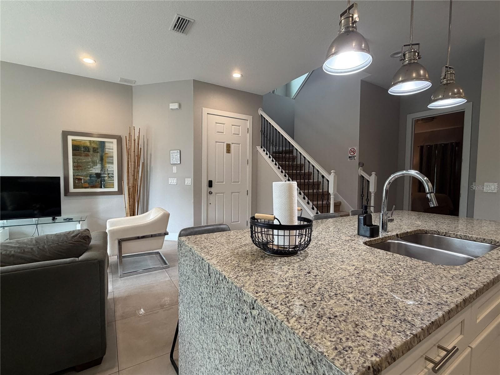 Townhouse at 7548 SUNVILLE AVE, KISSIMMEE, photo 4 of 19