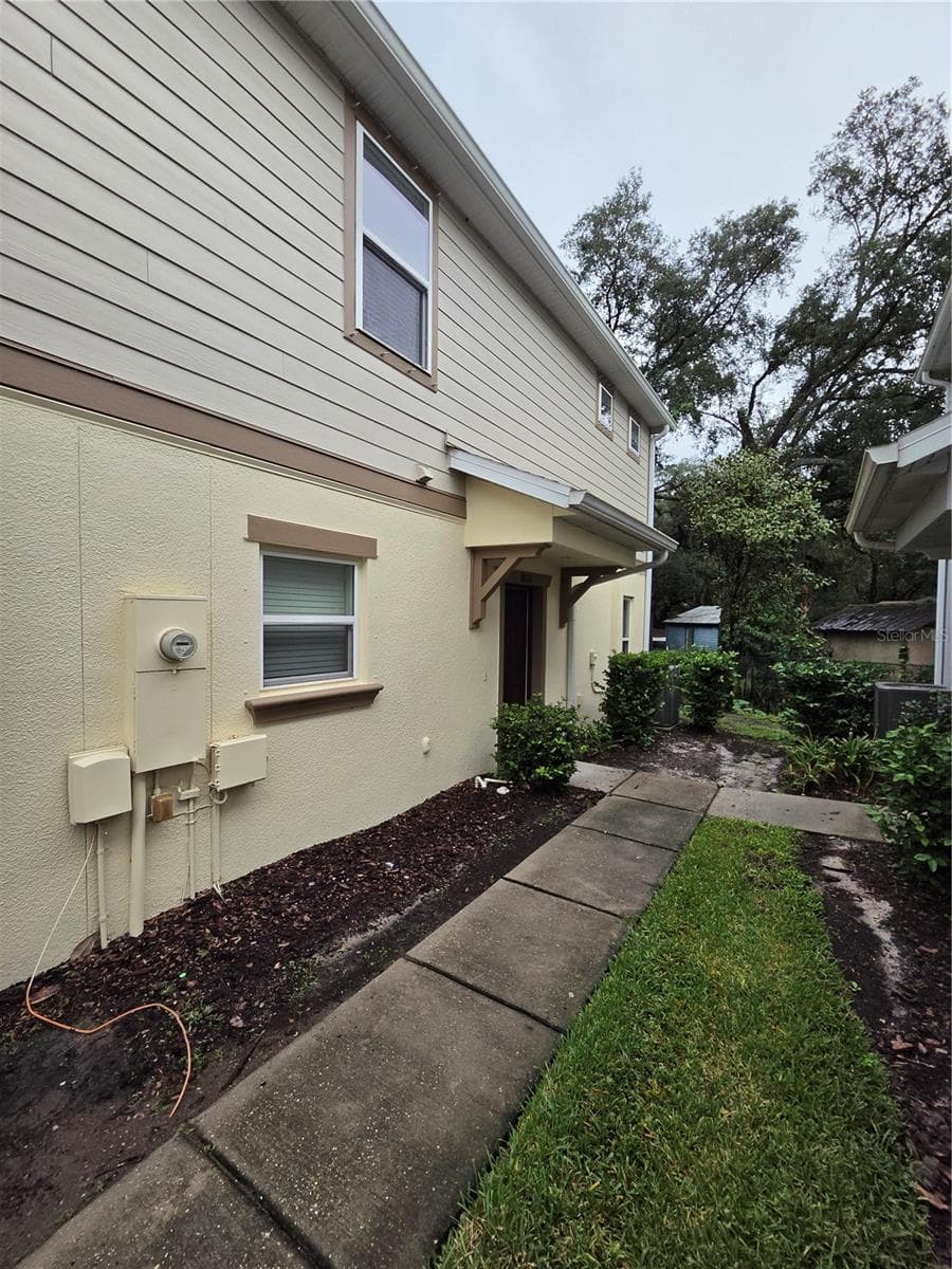 Townhouse at 4816 CHATTERTON WAY, RIVERVIEW, photo 2 of 13