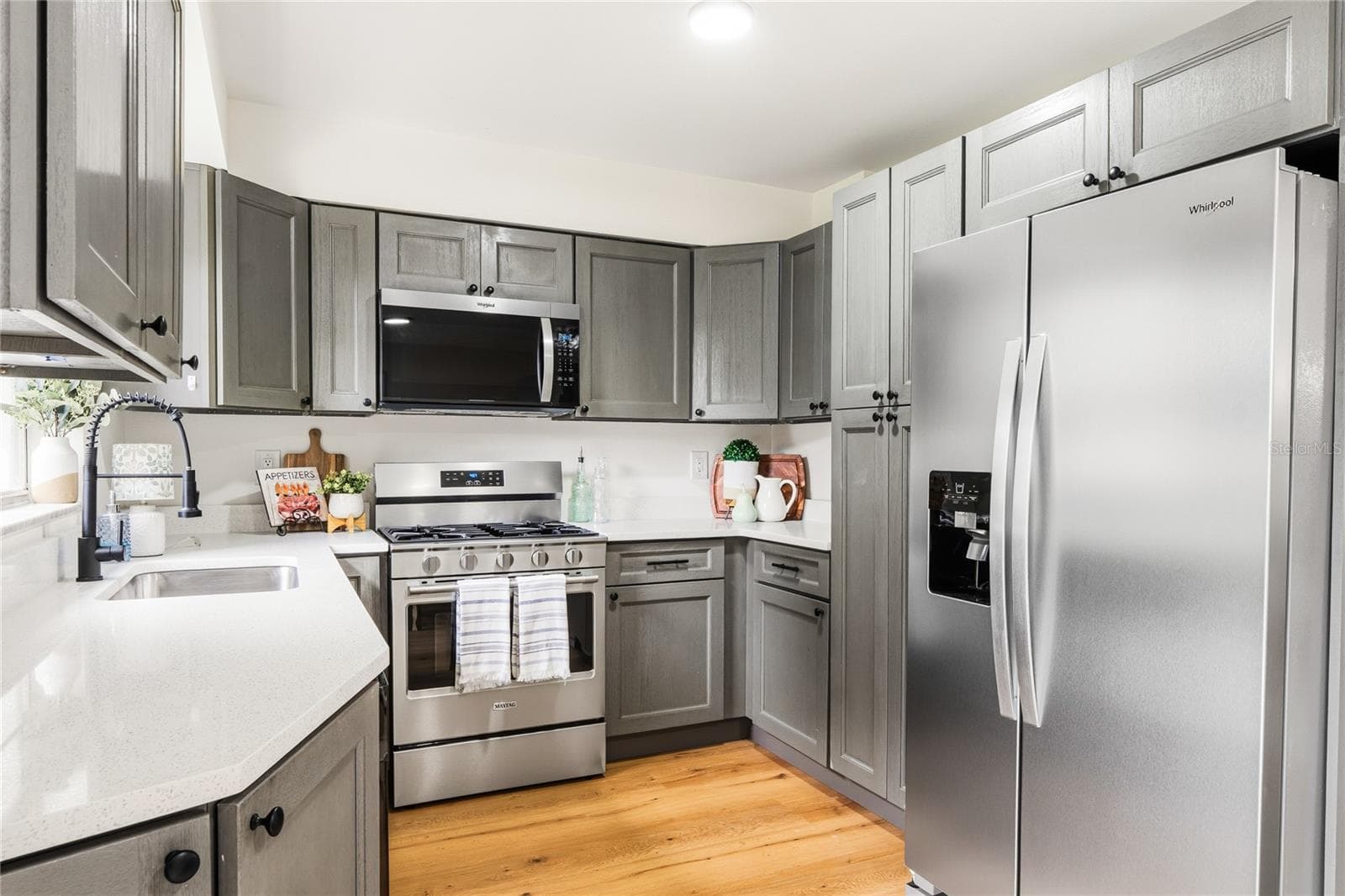 Renovated Kitchen - 705 PASADENA AVE, LONGWOOD