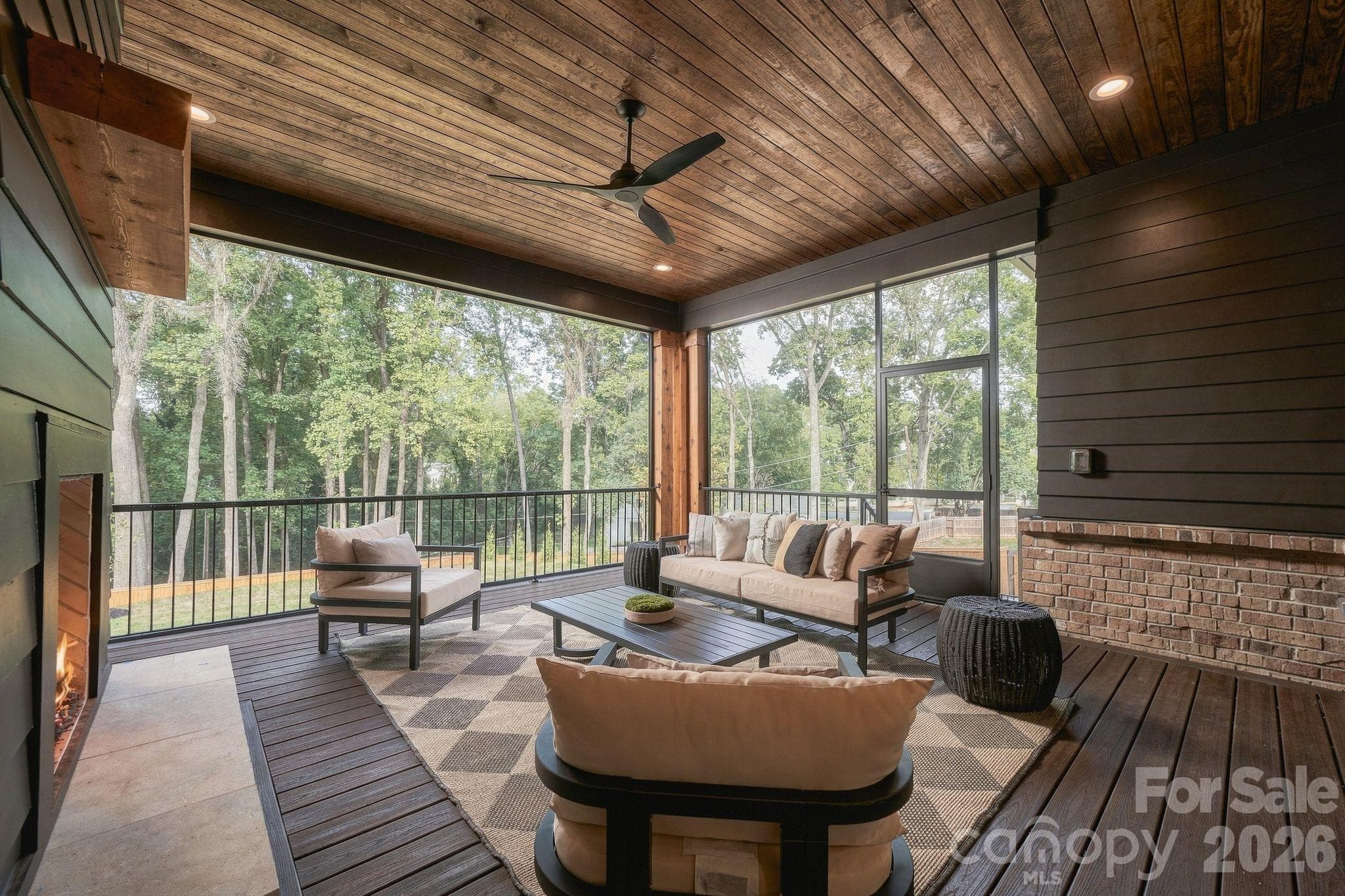 Single Family Residence at 122 Lansdowne Road, Charlotte, photo 36 of 45