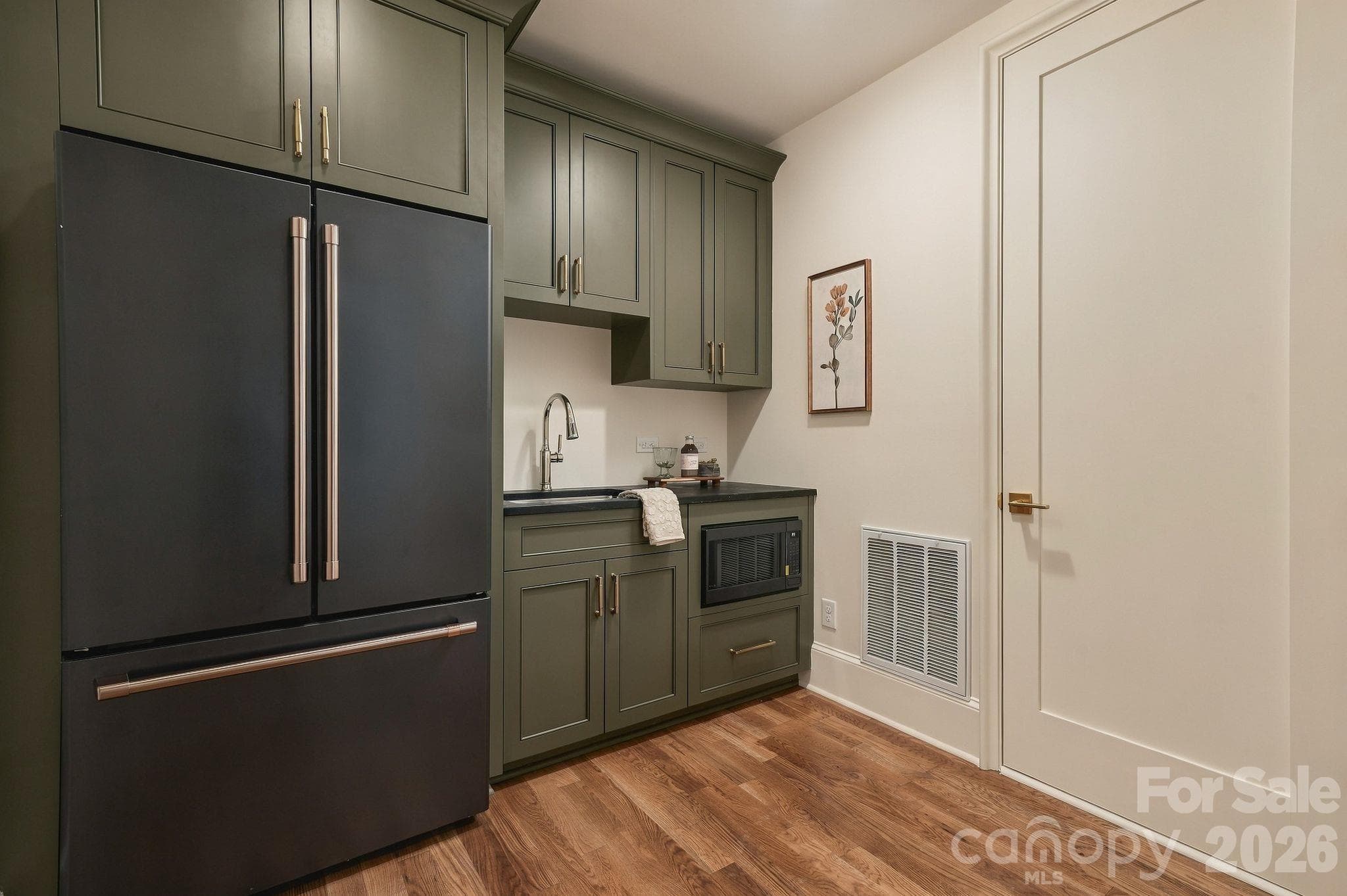 basement kitchenette - 122 Lansdowne Road, Charlotte