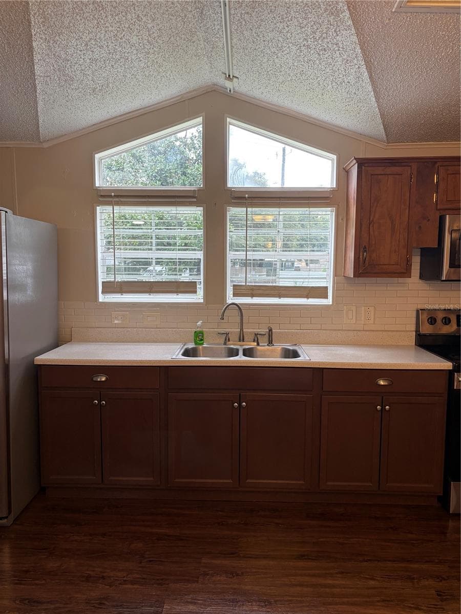 Manufactured Home at 2007 E 148TH AVE, LUTZ, photo 8 of 18
