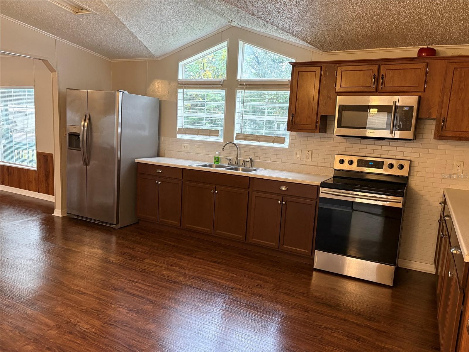 Manufactured Home at 2007 E 148TH AVE, LUTZ, photo 10 of 18