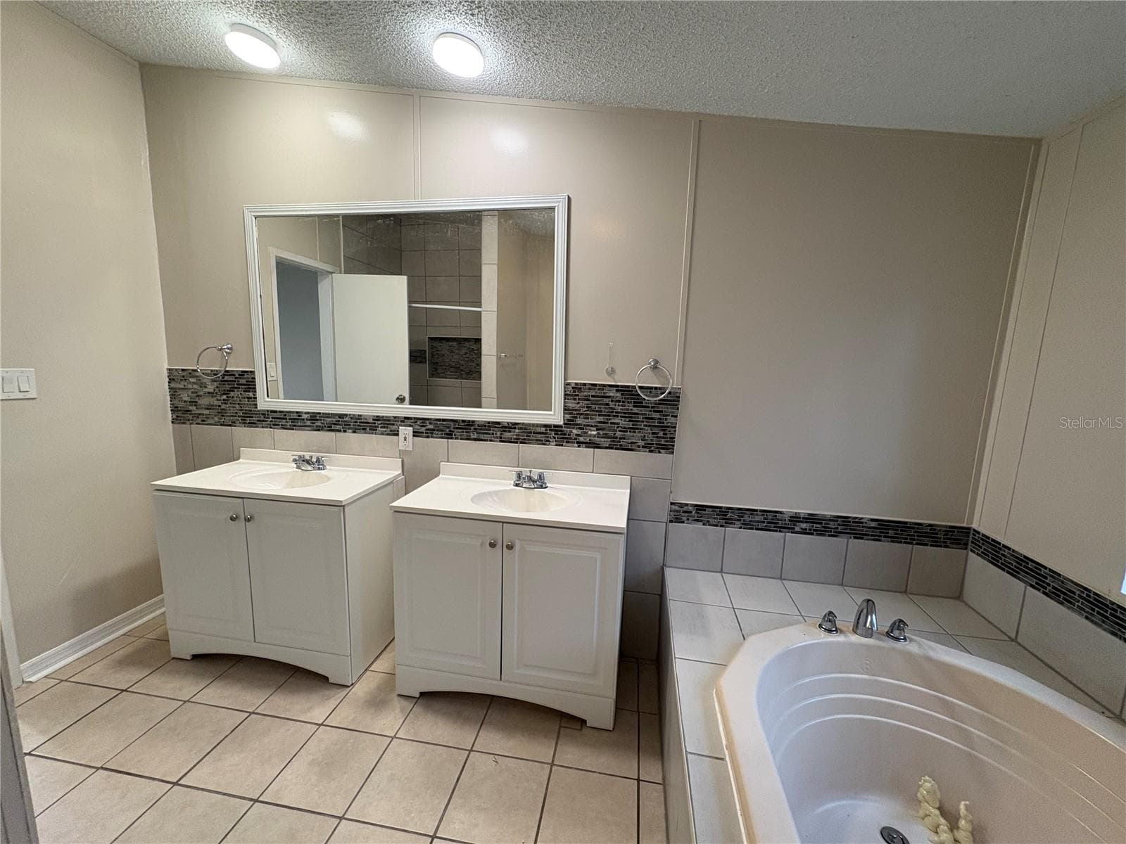 Manufactured Home at 2007 E 148TH AVE, LUTZ, photo 16 of 18