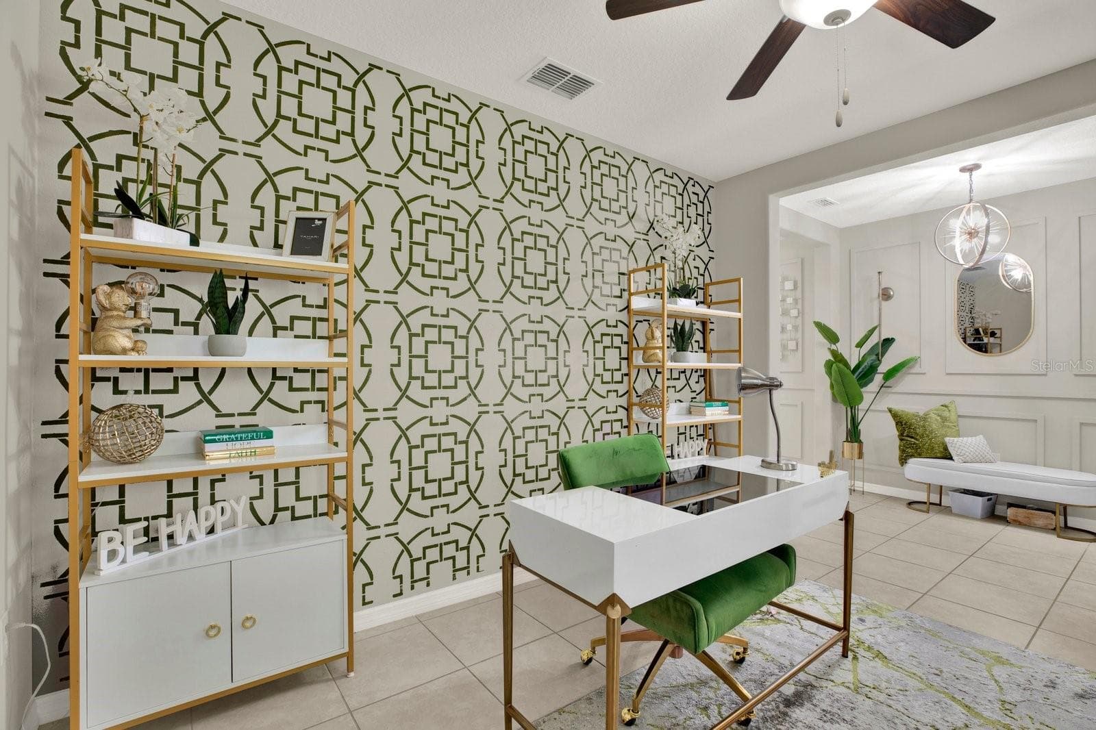 Lovely Accent Wall - 3505 N MARYLAND AVE, PLANT CITY