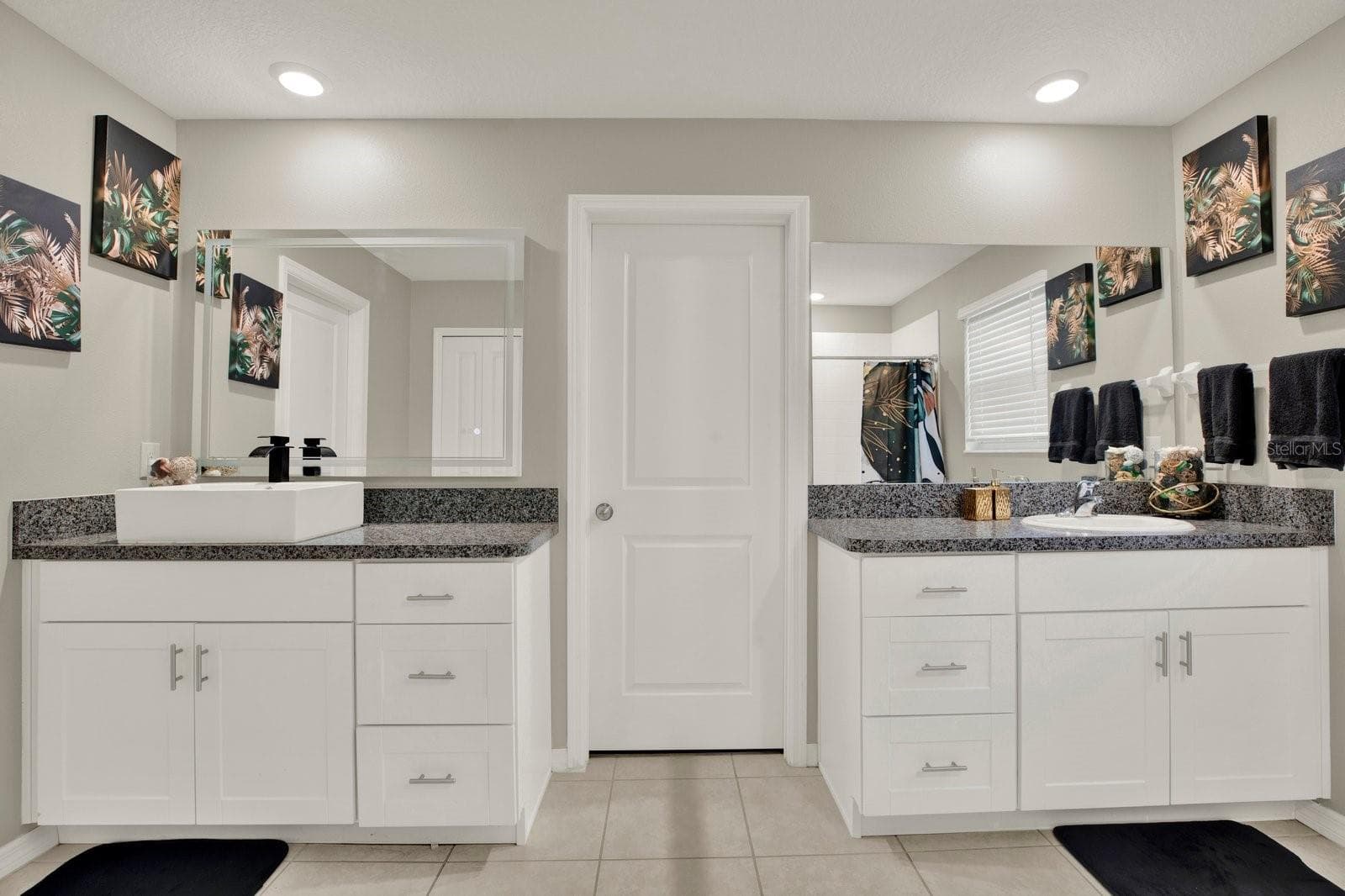Double sink primary bedroom with shower - 3505 N MARYLAND AVE, PLANT CITY