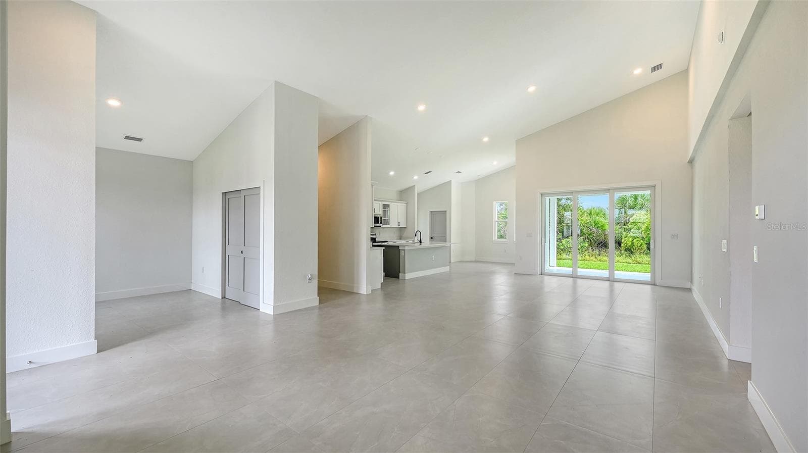 Single Family Residence at 8181 TECUMSEH CIR, PORT CHARLOTTE, photo 3 of 31