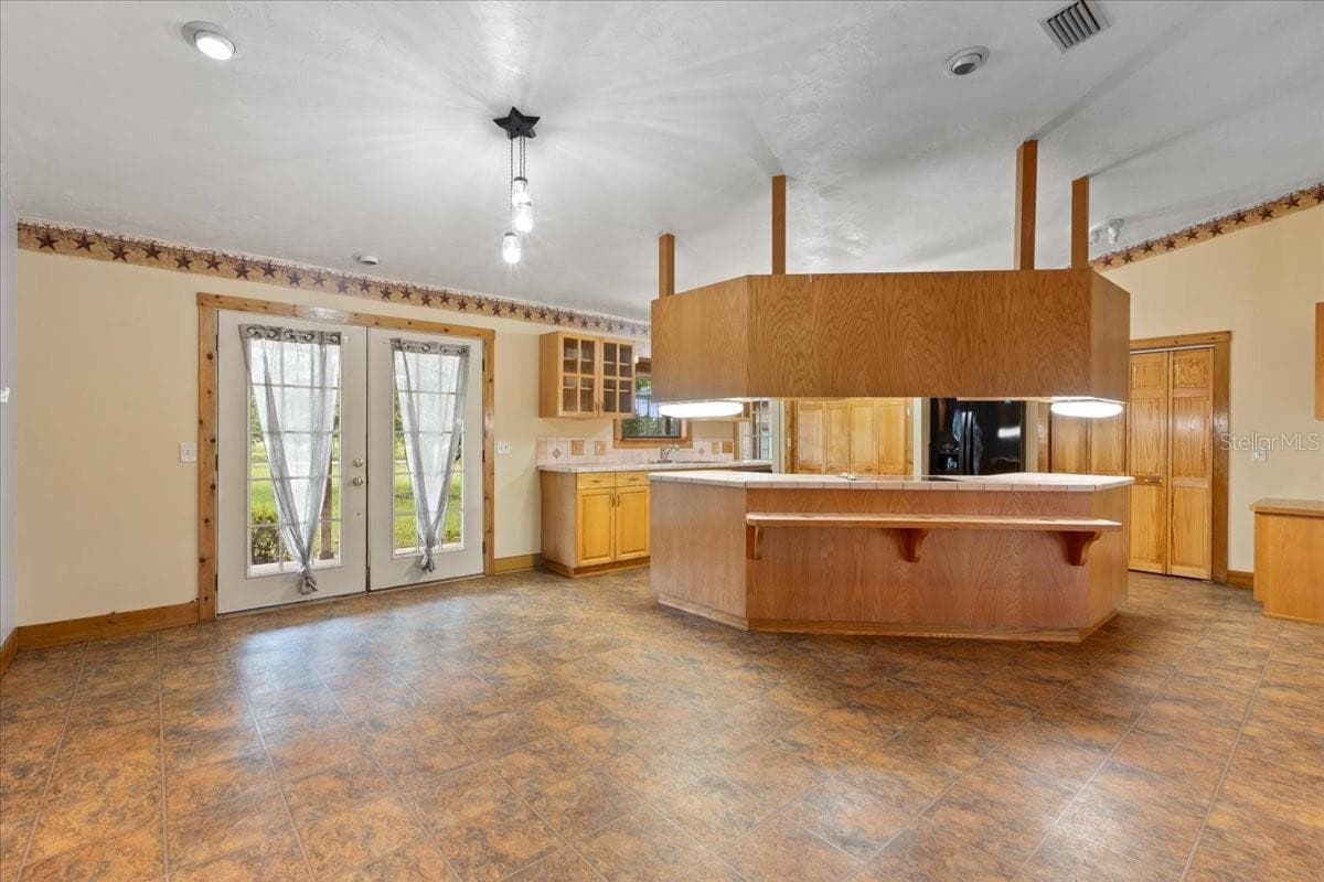 Single Family Residence at 6351 SW 2ND LN, BELL, photo 8 of 48