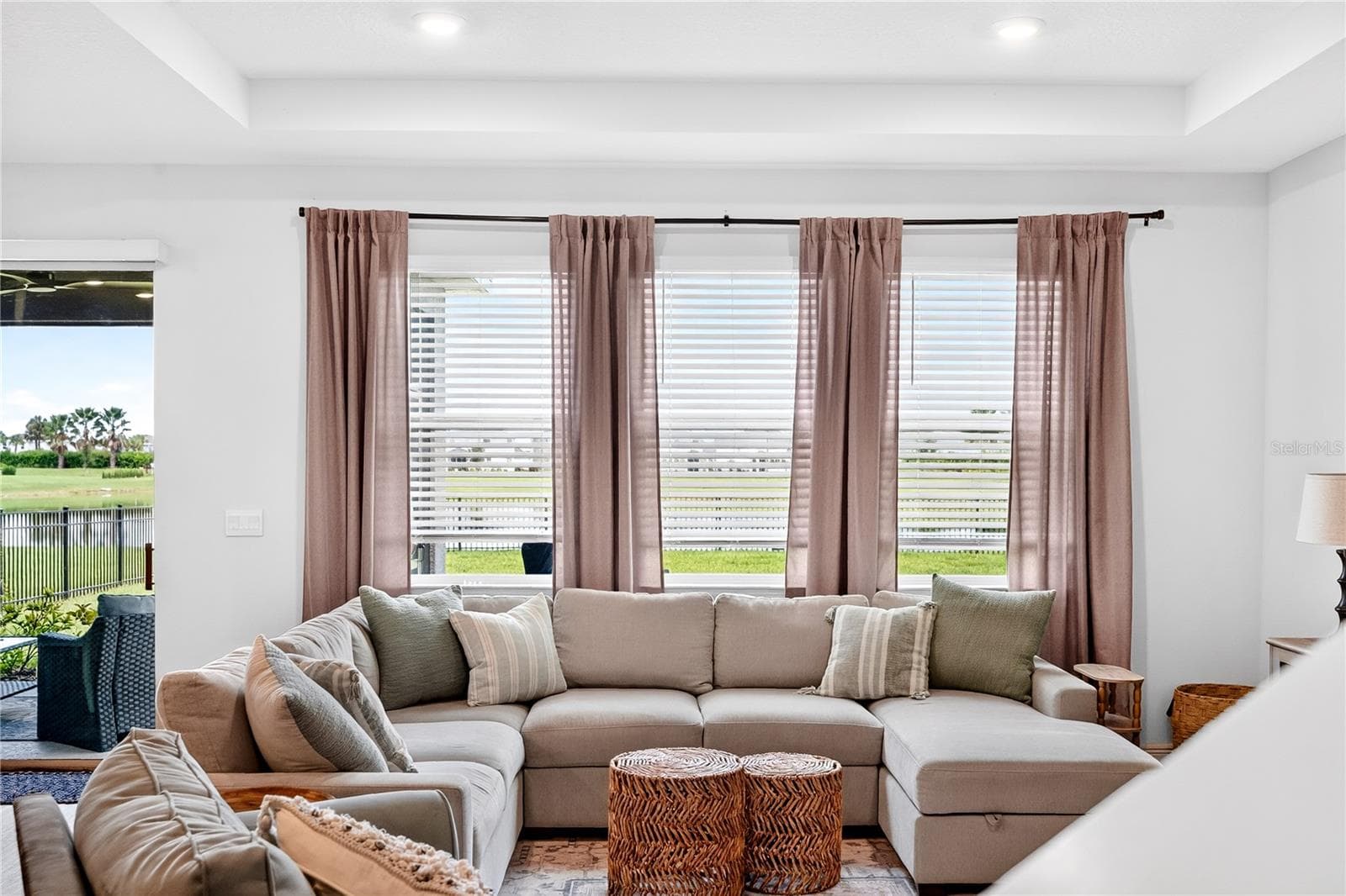 Living area from hallway - 18009 TAVERNSIDE TRL, LAKEWOOD RANCH