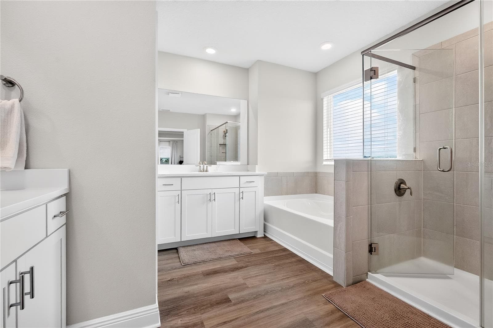 Primary bath - 18009 TAVERNSIDE TRL, LAKEWOOD RANCH
