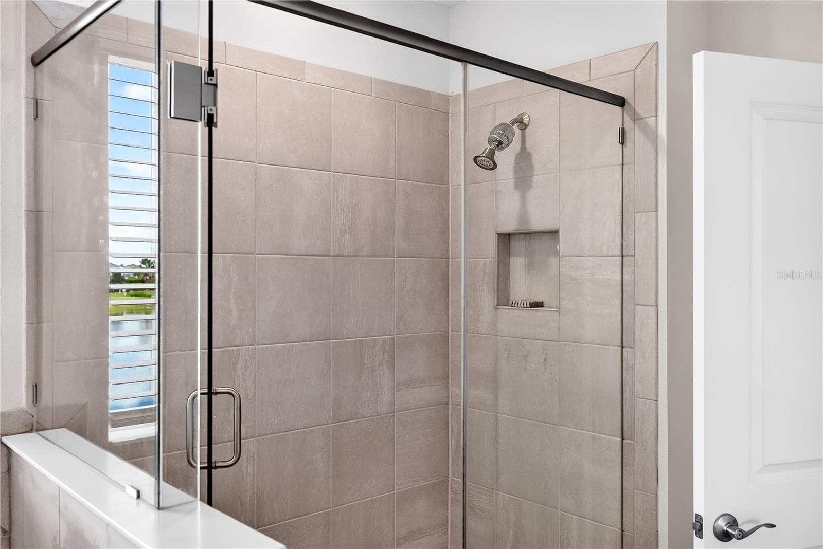 Primary bath - 18009 TAVERNSIDE TRL, LAKEWOOD RANCH