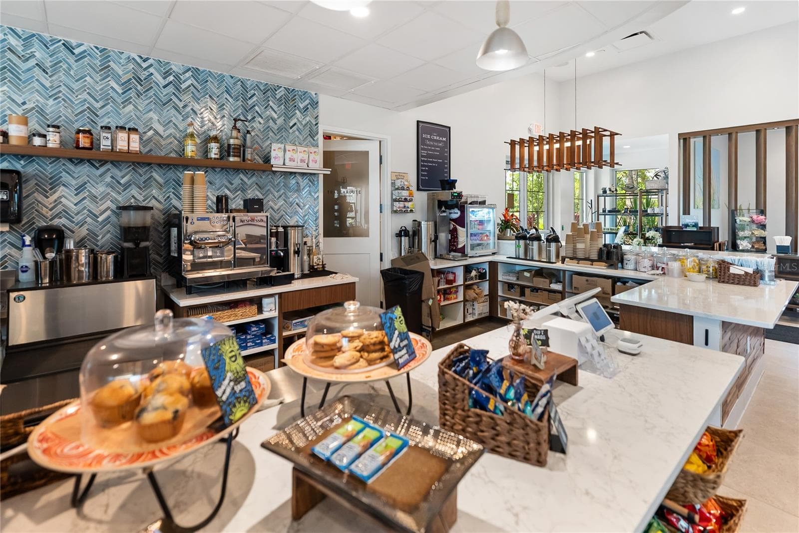 Coffee Shop - 18009 TAVERNSIDE TRL, LAKEWOOD RANCH