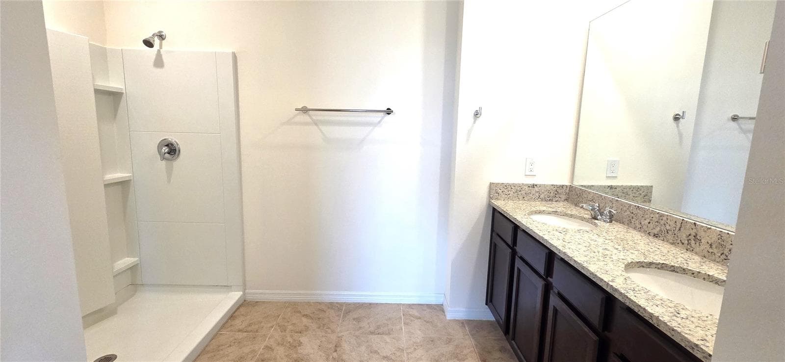 Primary En-Suite Bathroom - 1782 EAGLE HAMMOCK BLVD, EAGLE LAKE