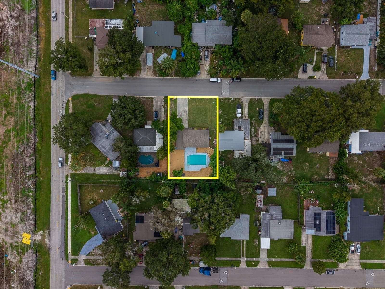 Single Family Residence at 1309 MARY L RD, CLEARWATER, photo 2 of 38