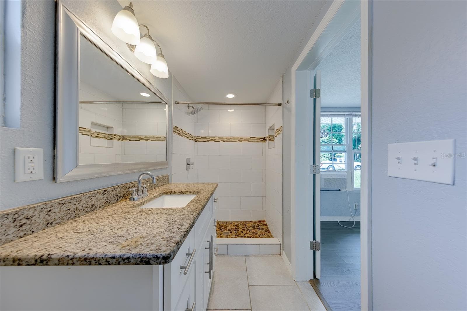 Single Family Residence at 1309 MARY L RD, CLEARWATER, photo 16 of 38