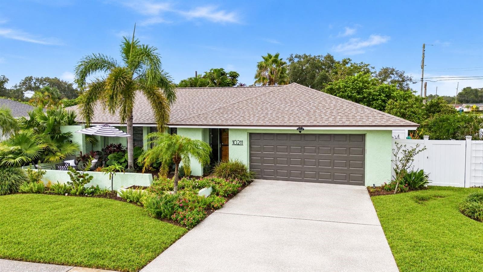 Long driveway - 10211 139TH ST, LARGO