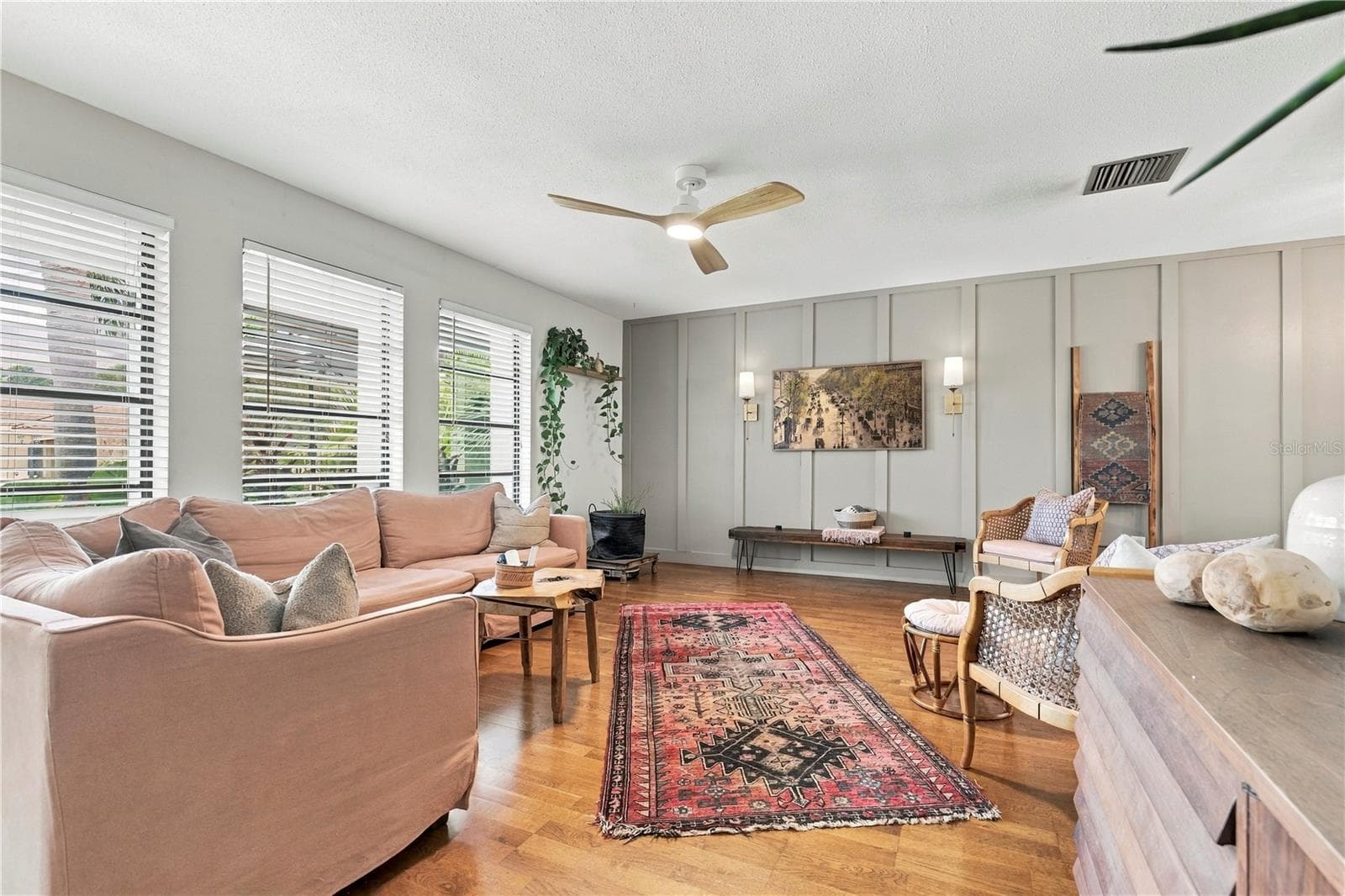Living room - 10211 139TH ST, LARGO