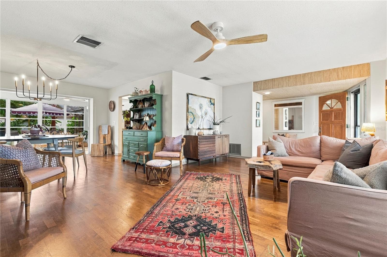 Combined living and dining space - 10211 139TH ST, LARGO